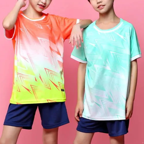 Vista 3 de Fldy Uniforme de entrenamiento deportivo de fútbol para niños y jóvenes, traje deportivo de 2 piezas, camiseta de manga corta con pantalones cortos
