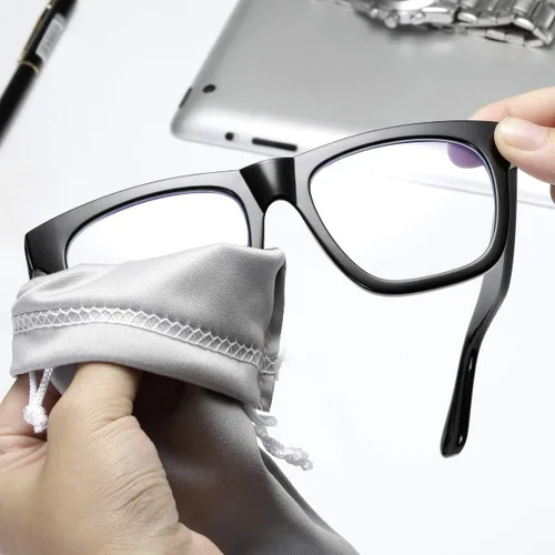 Vista 2 de aisswzber Paquete de 4 gafas de sol de microfibra, bolsa de limpieza y almacenamiento, Blcak