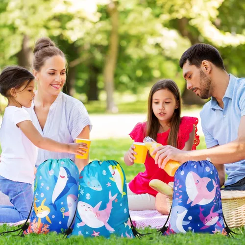 Vista 5 de Spiareal - Paquete de 18 mochilas con cordón para fiesta de tiburones de verano, bolsas de regalo con temática de animales marinos de dibujos