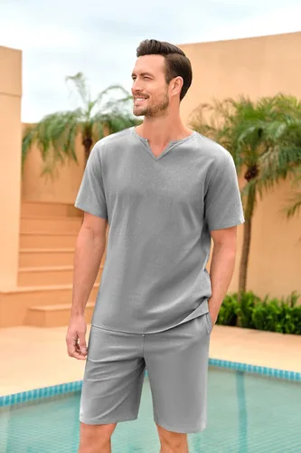 Vista 4 de Conjunto de ropa de cama de algodón para hombre, conjunto cómodo de 2 piezas, conjunto de camisa y pantalones cortos Henley de manga corta