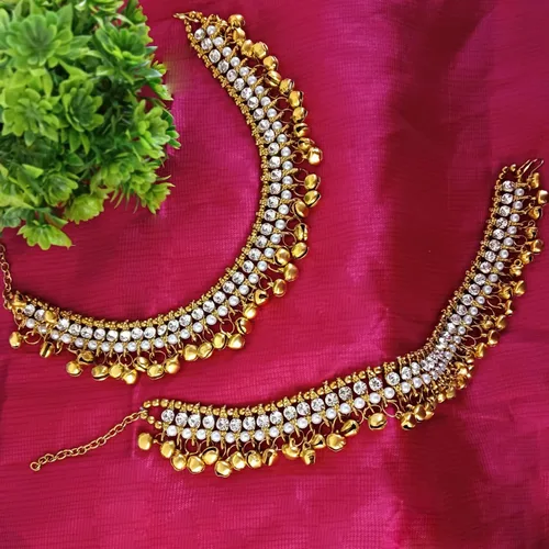 Vista 2 de Efulgenz Indian Bollywood Faux Kundan Pearl Wedding Bridal Anklet Pair with Bells Bracelet Payal Foot Jewelry