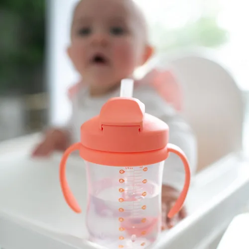 Vista 7 de Dr. Brown's Milestones - Botella de popote estrecha y vaso con popote para bebé, a prueba de derrames, con asas 100% de silicona y popote