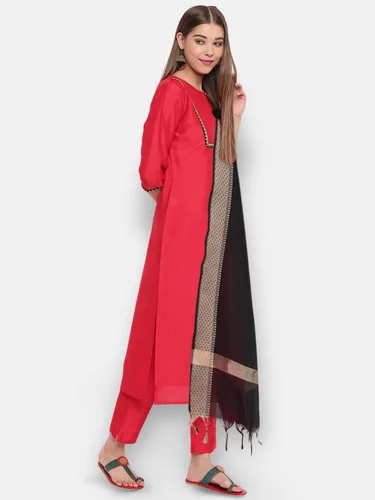Vista 5 de Janasya Kurta de seda de poliéster rojo indio con pantalón y dupatta para mujer