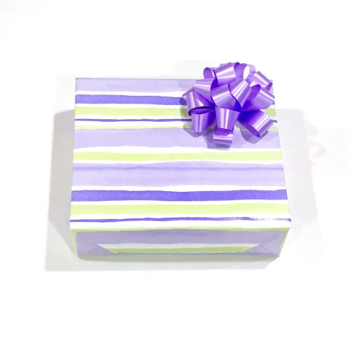 Vista 2 de Caja de regalo de dulce de azúcar verde lavanda, 2 libras de chocolate Hall's