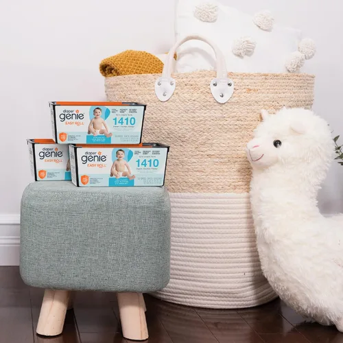 Vista 12 de Diaper Genie Recarga fácil de enrollar 30 bolsas por recambio Capacidad para hasta 1410 pañales para recién nacidos Control de olores Bolsas