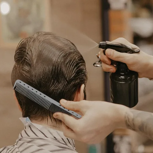 Vista 6 de Juego de 3 peines de peluquería de fibra de carbono, peine de corte fino para hombres y mujeres, resistente al calor, negro, gris, blanco
