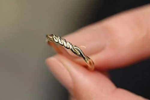 Vista 4 de Anillo de nudo de oro macizo de 14 quilates, anillo de nudo de amor infinito de oro de 14 quilates, anillo apilable de 14 quilates para mujer