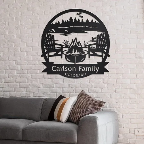 Vista 3 de RealSteel Letrero de metal personalizado con monograma de fogata de lago, nombre de familia personalizado para casa del lago, campamento, hoguera