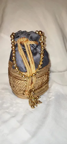 Vista 3 de Bolsos Potli de seda bordados a mano para mujer Para salidas nocturnas bodas y fiestas con cordón
