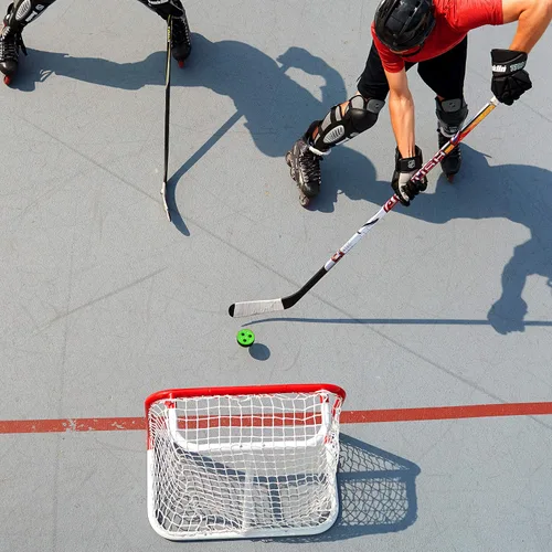 Vista 6 de Franklin Sports NHL - Disco de hockey callejero X3 Roll-a-Puck al aire libre - Disco de hockey callejero tamaño oficial - Verde