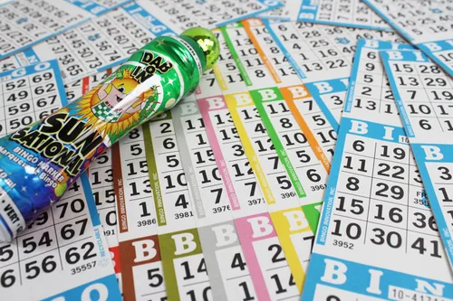 Vista 4 de Libros de bingo – 1 cara, 10 páginas cada uno, 100 libros de juegos desechables – Hojas de papel reciclable para marcador para personas mayores
