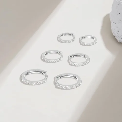 Vista 4 de Juego de 4 pares de aretes de aro pequeños de plata de ley 925 para mujer, con circonita cúbica, aretes de hélix para múltiples piercings
