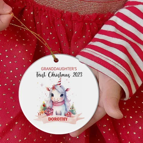 Vista 4 de Adorno personalizado de primera Navidad para nieta 2023, adorno de unicornio, personalizado para bebé, regalos de nieta, recuerdo de bebé