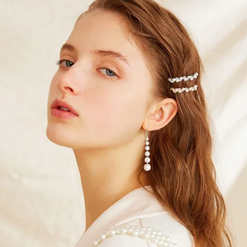 Vista 5 de Aretes largos de perlas para mujer, chapados en oro de 14 quilates, aretes colgantes de borla de plata de ley con poste de perlas largas para baile
