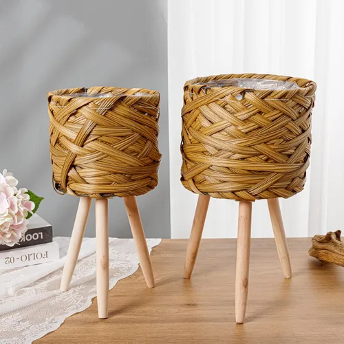 Vista 2 de Juego de 2 cestas tejidas para macetas con forro de plástico y 3 patas de madera, flores, juguetes de granja rústica (tejido grueso)
