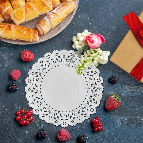 Vista 6 de Tapones redondos de encaje de papel blanco – 5 pulgadas; fabricados en Canadá (100) Disposable, Embossed, Round, For Serving Desserts, Appetizers