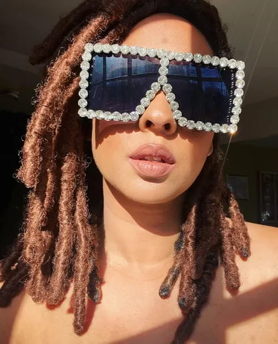 Vista 4 de FEISEDY Gafas de sol de cristal brillante de gran tamaño con diseño de discoteca con parte superior plana de moda cuadradas grandes B2782