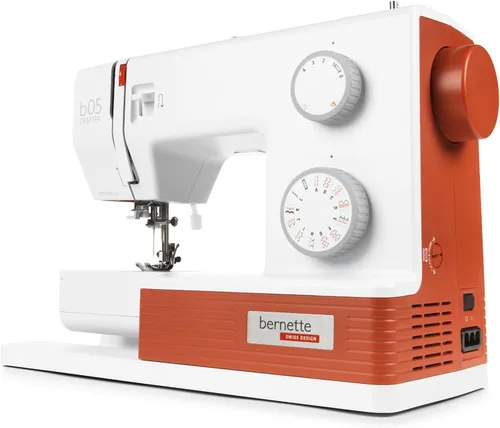 Vista 3 de Bernette Máquina de coser portátil B05 Crafter 30 puntadas, 6 pies prensatelas, luz LED Acolchado y bordado de alta resistencia Puntada