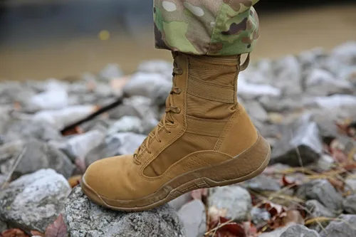 Vista 2 de Belleville TR501 AMRAP Botas militares Botas militares compatibles con AR 670-1 para hombre Piel de ganado de grano completo sin caída Plantilla