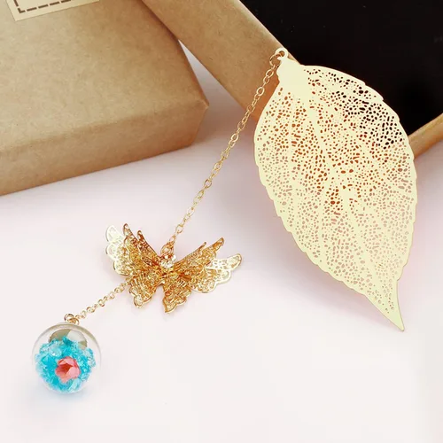 Vista 3 de Toirxarn Marcapáginas de hojas de metal con dije de mariposa, relleno de calcetín de Navidad para mujeres y profesores, bonito regalo pequeño