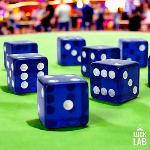Vista 5 de Luck Lab Paquete de 10 dados de 19 mm - Dados D6 acrílicos y translúcidos, cuadrados con bordes redondeados para casino, craps, juegos de mesa RPG