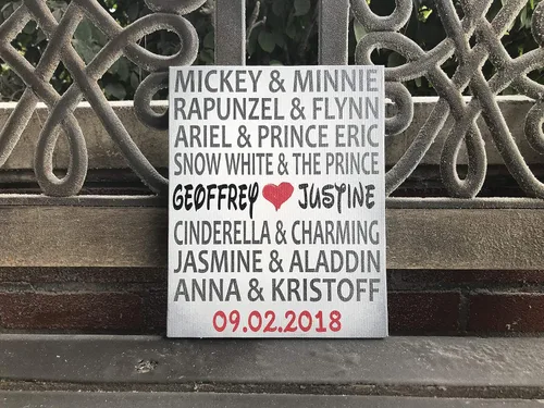 Vista 3 de Cartel personalizado con temática de Disney, regalo de boda, lienzo personalizado, parejas de Disney, personalizado para novia y novio, gran regalo