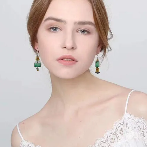 Vista 3 de Just Follow Vintage - Aretes colgantes de plata creativos asimétricos de cristal para mujer, aretes largos bohemios