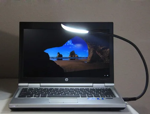 Vista 4 de Lámpara de lectura USB con interruptor táctil regulable de 14 LED y cuello de cisne flexible para laptop, computadora de escritorio, PC