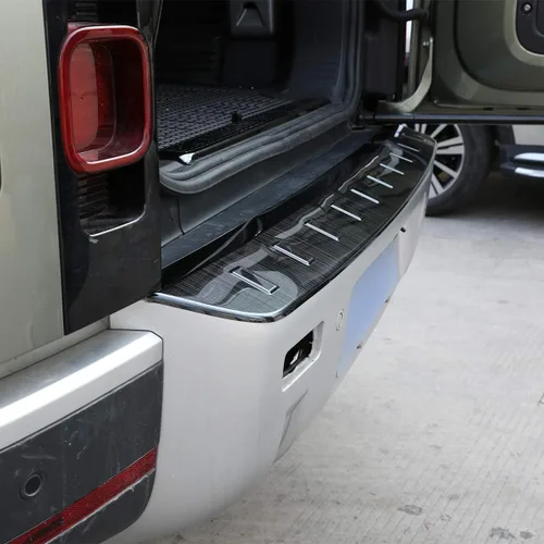 Vista 4 de Cubierta protectora de placa protectora de parachoques trasero exterior de acero inoxidable para Land Rover Defender 110 2020 2021 Accesorios