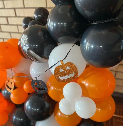 Vista 4 de Globos de látex para fiesta de Halloween de 12 pulgadas con confeti para celebración, fiesta, bar, aniversario, decoración, color negro, naranja
