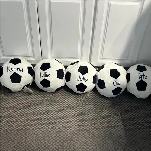 Vista 4 de Almohada de pelota de fútbol personalizada con nombre personalizado, almohada redonda de fútbol de felpa para niños y adultos, regalo de fútbol