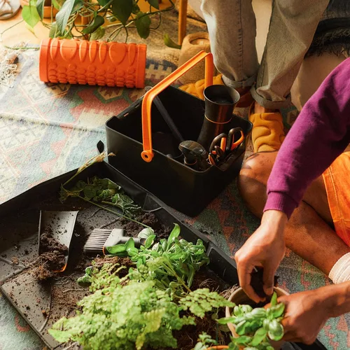 Vista 8 de Fiskars Organizador de herramientas de jardín con almacenamiento de herramientas pequeñas extraíble para uso en jardinería en interiores