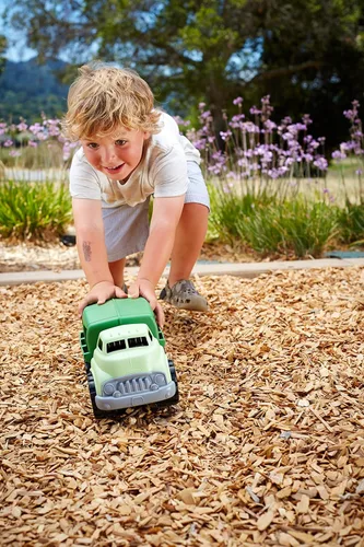 Vista 3 de Green Toys Camión de reciclaje, Green CB - Juego de simulación, habilidades motoras, vehículo de juguete para niños. Sin BPA, ftalatos, PVC. Apto