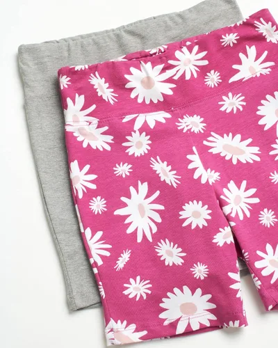 Vista 2 de Madden Girl Pantalones cortos activos Paquete de 2 pantalones cortos de entrenamiento de rendimiento, danza y yoga, gimnasio (7-12)
