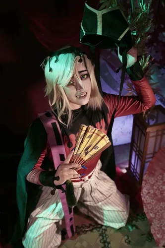 Vista 3 de Douma Cosplay - Disfraz de Douma, traje de kimono de anime Douma, disfraz de Halloween, bata con capa, conjunto completo con peluca