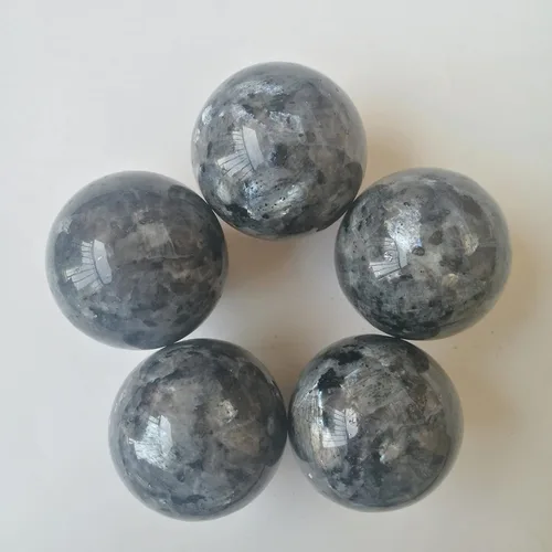 Vista 3 de Escultura de esfera de adivinación de cristal curativo de labradorita negra de 1.575 pulgadas, bola de piedras preciosas, colección decorativa