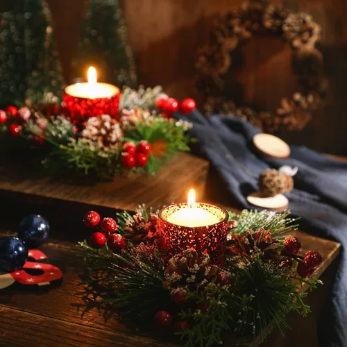 Vista 3 de Centros de mesa de Navidad, portavelas votivas de vidrio con piñas artificiales nevadas, bayas, anillos de vela de Navidad, decoración