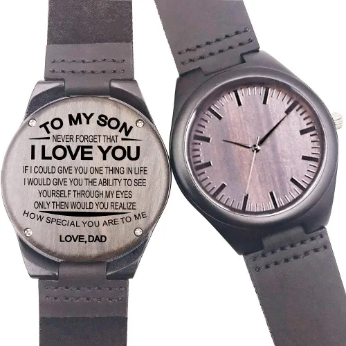 Vista 2 de Reloj de madera grabado casual, hecho a mano, reloj de madera para diferentes miembros de la familia, papá, mamá, hijo, hija, esposo, esposa