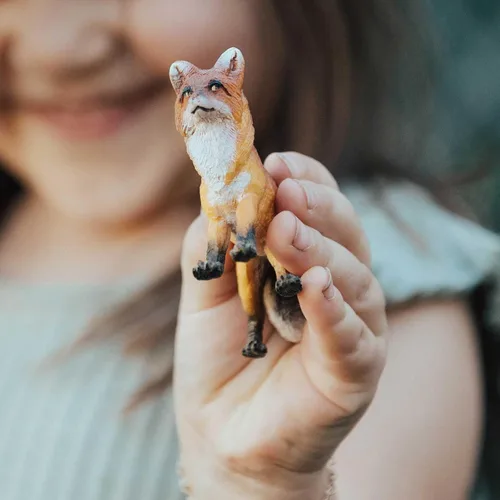 Vista 3 de Safari Ltd. Figura de zorro rojo – Figura detallada de plástico de 3.5 pulgadas – Divertido juguete educativo para niños, niñas y niños a partir
