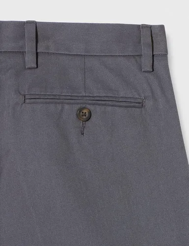 Vista 4 de Tienda Essentials Pantalón chino plisado para hombre con corte clásico, sin arrugas, sin pinzas, disponible en tallas grandes y altas