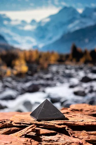 Vista 5 de Protección de piedras de shungita Auténtico cristal de shungita de Karelia con fullerenos de carbono Piedra de shungita de protección de mala