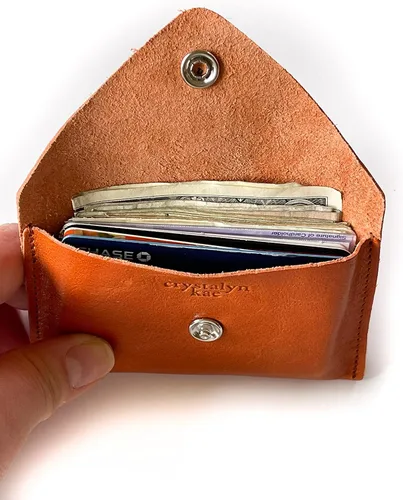 Vista 4 de Funda de cuero para tarjetas Mini cartera con broche de perlas - Hecho en los Estados Unidos