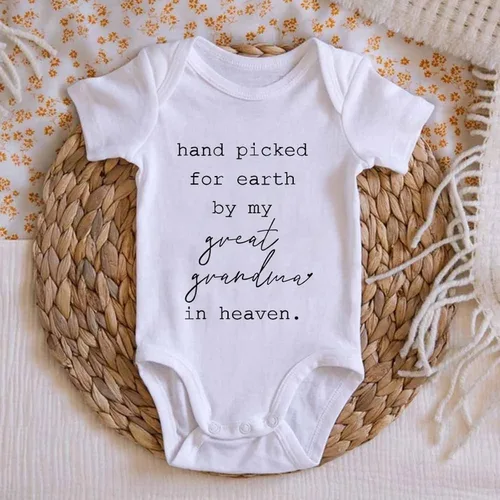 Vista 4 de Mi bisabuelo en el cielo escogido a mano para la Tierra Mono New Boys Baby Girls por My Great Grandpa Onsie