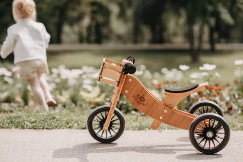 Vista 5 de Kinderfeets Tiny Tot - Bicicleta de equilibrio y triciclo de madera 2 en 1 para niños pequeños de 12 a 24 meses, asiento ajustable, neumáticos a