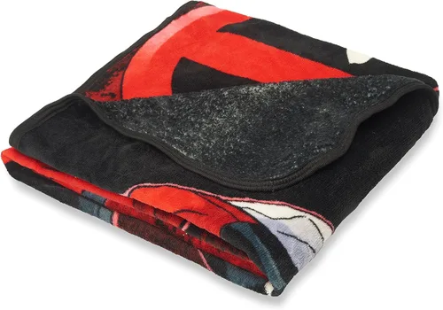 Vista 3 de Northwest Deadpool Micro Raschel - Manta de 46 x 60 pulgadas, espadachín