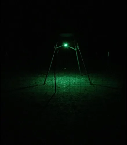 Vista 4 de AMERICAN HUNTER Swine Shine - Luz de cerdo verde de 36 LED resistente a la intemperie con sensor de movimiento para alimentadores
