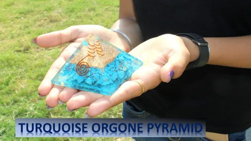 Vista 5 de Exquisitas piedras preciosas de cristal de pirámide de orgón turquesa A++ Chakra Cobre Metal