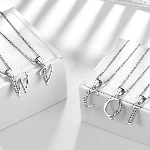 Vista 5 de Collar con letra inicial y aros de plata de ley 925 tipo dormilona 26 letras de la A hasta la Z dije con diseño del alfabeto inglés joyería