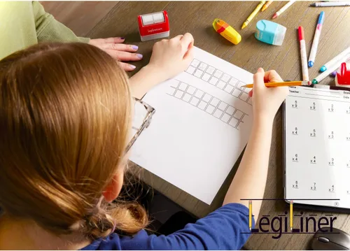 Vista 6 de LEGILINER Sello para profesor de cuadrados pequeños (negro) - Patrón de tinta rodante para escritura a mano, matemáticas, fracciones, gráficos. Uso