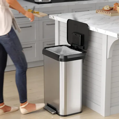 Vista 2 de iTouchless SoftStep EXP - Cubo de basura con pedal de 13.2 galones, con filtro de olores AbsorbX, basurero de acero inoxidable con plástico a prueba